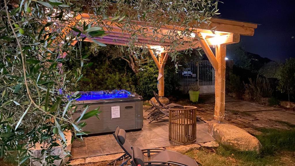 Entre Mer & Maquis, L'Ame De La Corse En Gites De Charme Avec Jacuzzi, Proche Ajaccio Peri Экстерьер фото